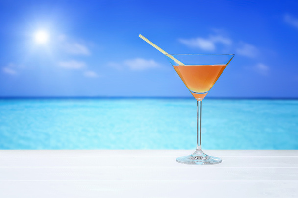 cocktail drinken zee - Foto, afbeelding