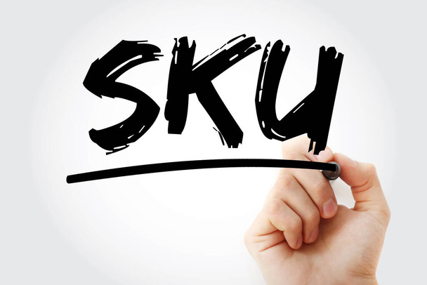 SKU - Acrónimo de Stock Keeping Unit con marcador, fondo de concepto empresarial - Foto, imagen