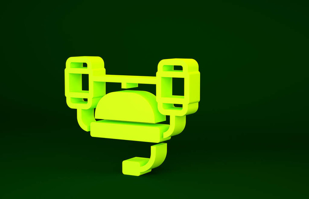 Жовтий пивний шолом або рука вільна для піктограми напою ізольовані на зеленому фоні. Концепція мінімалізму. 3D ілюстрація 3D рендеринга
. - Фото, зображення