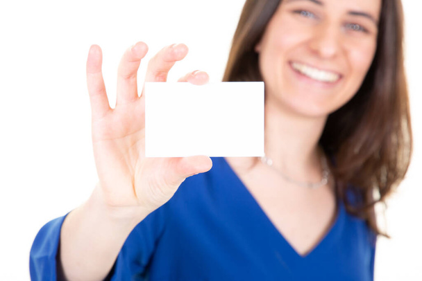 üzletasszony fehér üres tábla kártya üzlet tiszta a kezében - Fotó, kép