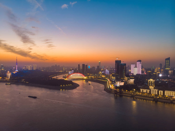 Wuhan City panorama scenérie v Hubei, Čína - Fotografie, Obrázek