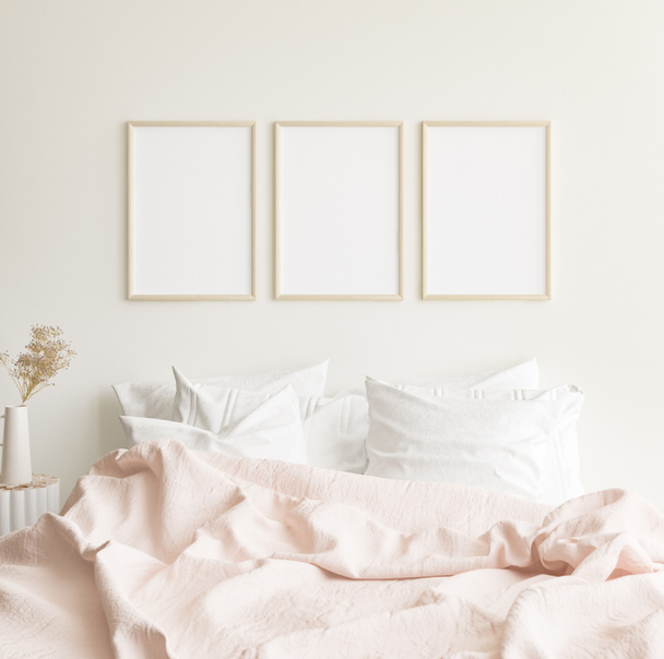 Mockup cornici in minimalista camera da letto moderna sfondo interno, stile scandinavo, rendering 3D - Foto, immagini