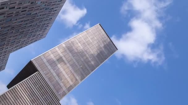 Timelapse budynków dzielnicy technologicznej barcelonas - Materiał filmowy, wideo