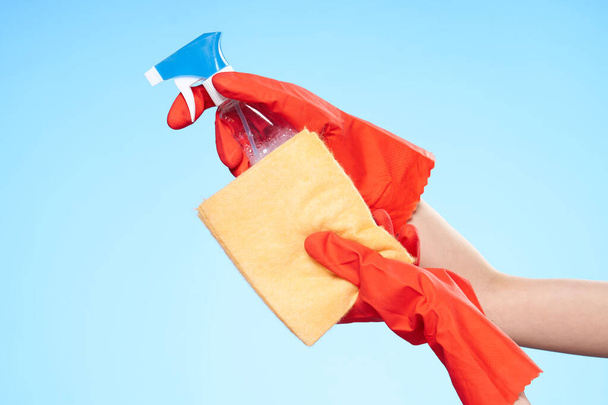 guantes de goma detergentes trabajo de servicio desde el hogar - Foto, Imagen