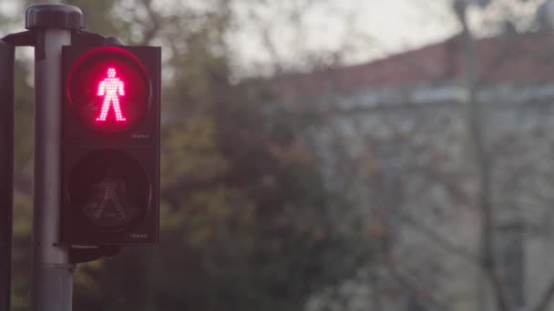 Közlekedési lámpák, zöld lámpák pirosak.. - Felvétel, videó