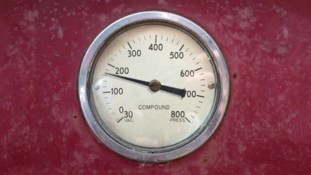 An Industrial Pressure Gauge As It Rises And Falls - Footage, Video