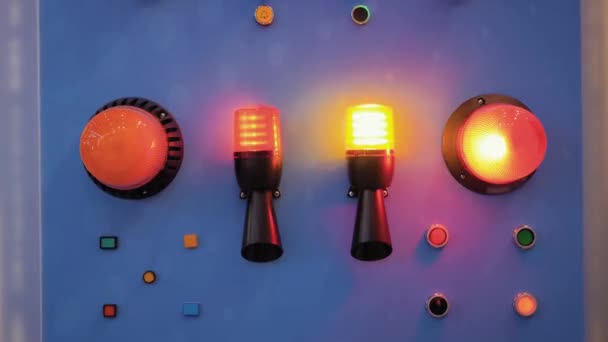 Sluiten van alarmlichtsignaalknipperlichten voor industriële machines - Video