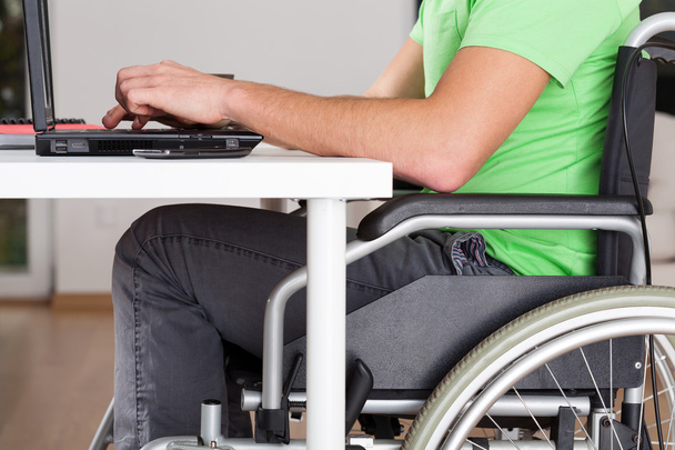 Wheelchair worker - Zdjęcie, obraz
