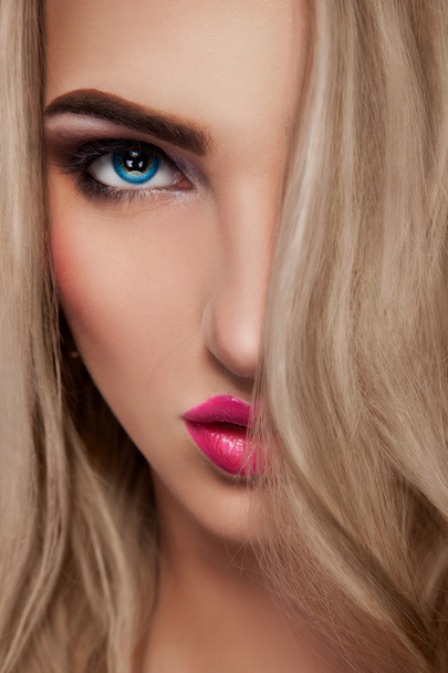 Close up portrait of sexy blonde woman - Fotografie, Obrázek