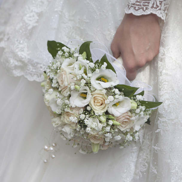 Ramo de boda de belleza de rosas amarillas y crema
 - Foto, imagen