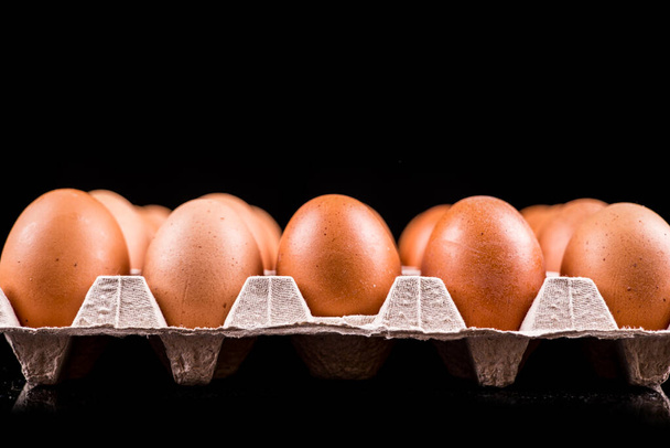 Huevos de Pascua directamente de la gallina, naturales  - Foto, imagen