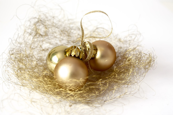 Decoración navideña con globos dorados
 - Foto, Imagen
