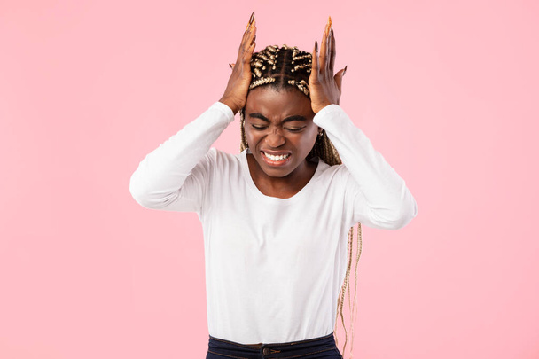 Insatisfeito irritado afro-americano mulher sentir arrependimento - Foto, Imagem