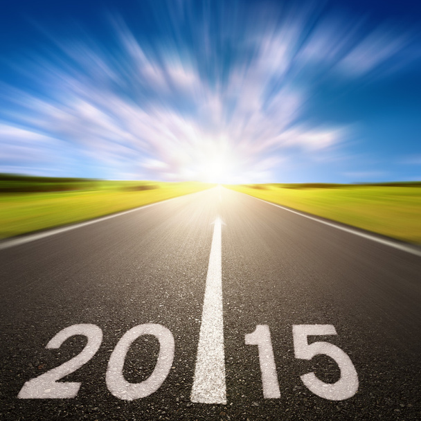 Movimiento borroso camino de asfalto hacia adelante a 2015
 - Foto, imagen