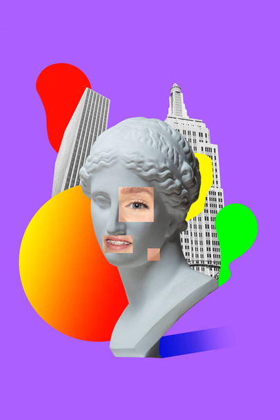 Hedendaagse kunst collage met antiek standbeeld hoofd in een surrealistische stijl. - Foto, afbeelding