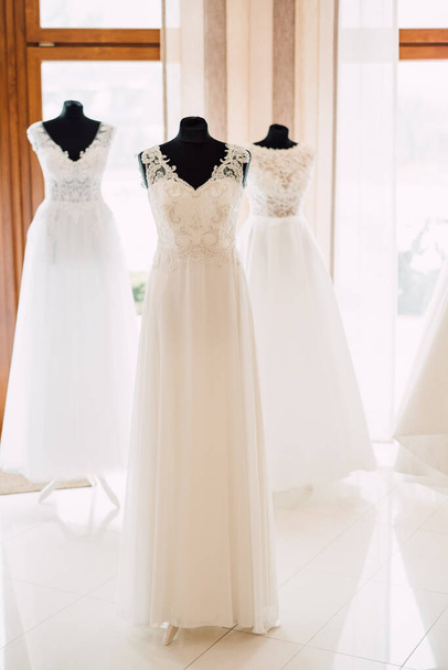 obchod se svatebními šaty a obleky - Fotografie, Obrázek