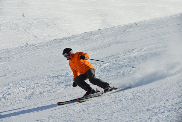 Лыжник - Фото, изображение