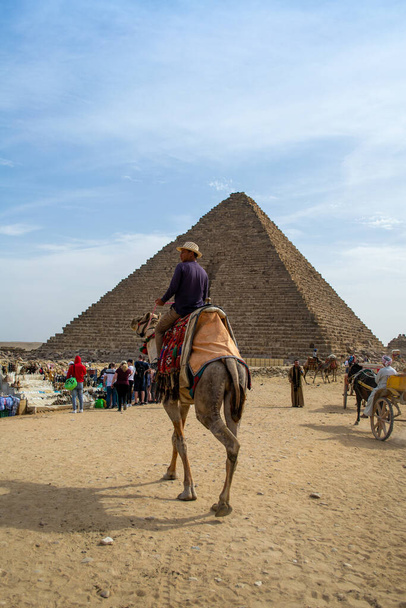 Wielkie piramidy starożytnego Egiptu w Gizie, Kair - Zdjęcie, obraz