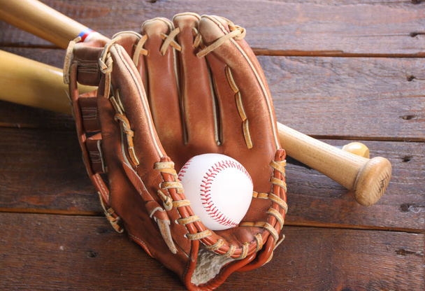 baseballová rukavice, míč a pálka - Fotografie, Obrázek