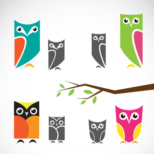 Vector group of owls and branch  - Διάνυσμα, εικόνα