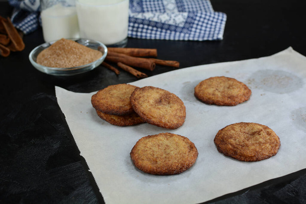 keto cukormentes snickerdoodle cookie-k - Fotó, kép