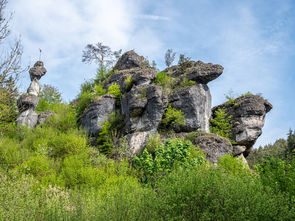 Kivimuodostelma Franconian Sveitsissä kesällä - Valokuva, kuva