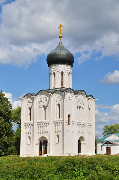 Church of the Intercession on the River Nerl in summer - Фото, зображення
