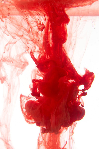Red ink in water - 写真・画像