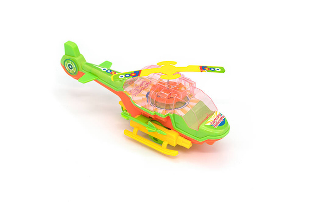 Helicóptero de brinquedo plástico isolado no fundo branco. - Foto, Imagem