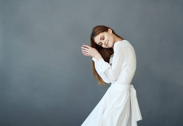 schöne Frau Glamour weißes Kleid eleganten Stil Luxus-Modell - Foto, Bild