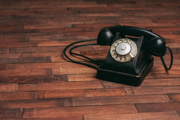 viejo teléfono retro estilo clásico tecnología de comunicación antigua - Foto, Imagen