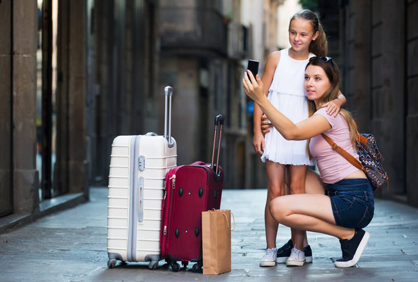 Female tourists taking selfie - Photo, Image