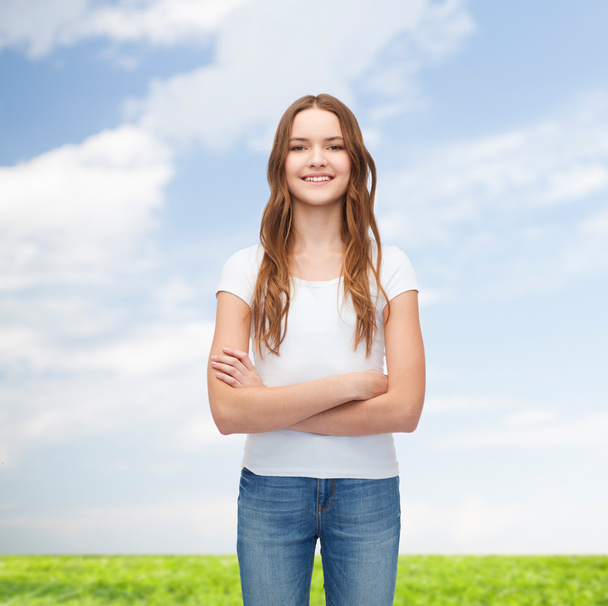 Smiling teenager in blank white t-shirt - Foto, immagini