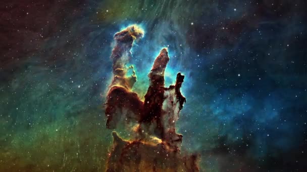 Uzay yolculuğu Kartal Nebulası 'na. Uzay uçuşundan yıldız alanı Galaksi ve Nebula derin uzay keşfine. Kartal Bulutsusu Messier 16 'ya 4K 3D uçuş. NASA görüntüsü tarafından desteklenen elementler. - Video, Çekim