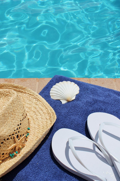 Vacances en bord de piscine pittoresque
 - Photo, image