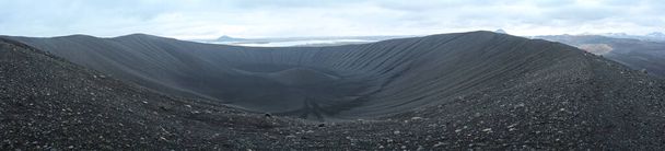 Vista panorâmica da cratera Hverfjall preta em Myvatn, Islândia - Foto, Imagem