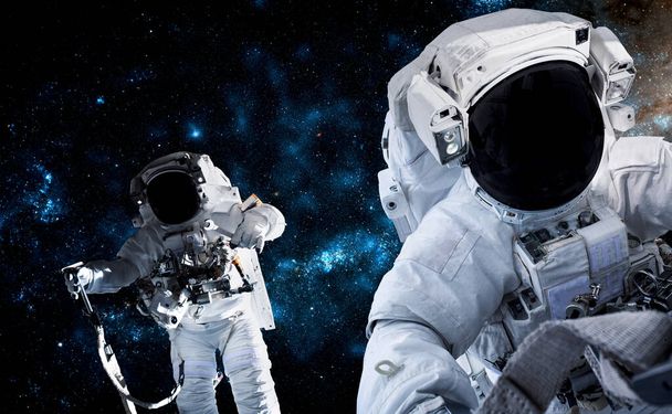 Kosmita astronauta zrobić spacery kosmiczne podczas pracy dla stacji kosmicznej - Zdjęcie, obraz