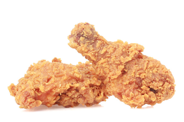 pollo frito sobre fondo blanco - Foto, imagen