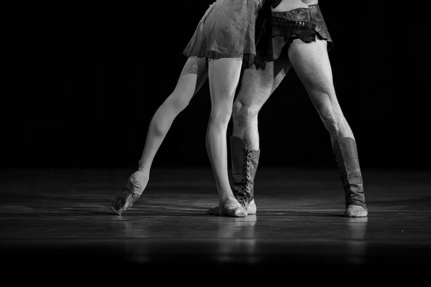 Fechar-se de casal balé clássico no palco - Foto, Imagem