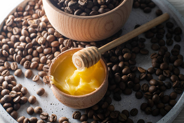 kahvipavut ja luonnollinen hunaja - Valokuva, kuva