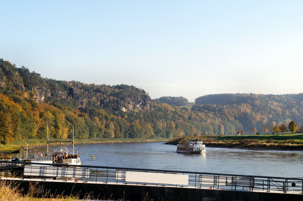 Bateau à vapeur sur l'Elbe
 - Photo, image