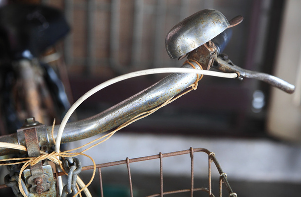 vintage ποδήλατο τιμονιού και κουδούνι  - Φωτογραφία, εικόνα