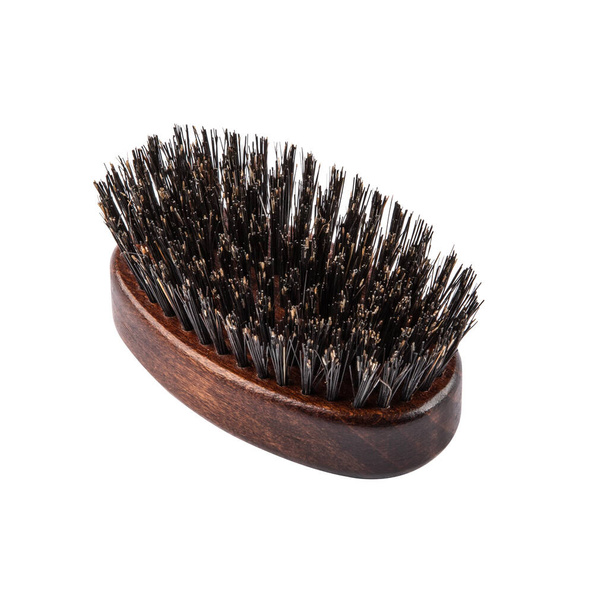 Cepillo de barba de madera marrón aislado sobre fondo blanco - Packshot - Foto, imagen