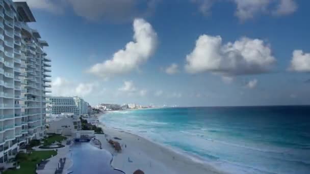 Канкун побережье с отелями - Кадры, видео
