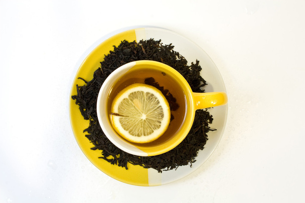 schwarzer Tee mit Zitrone - Foto, Bild