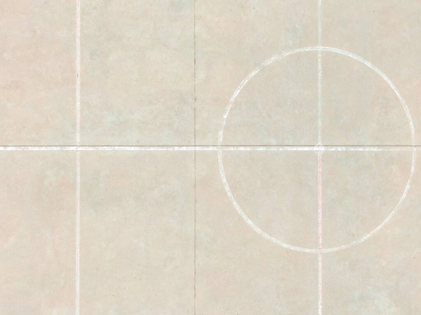 Drohnenaufnahme der Linien verschiedener Sportarten auf dem Boden eines Sportzentrums. Zenithal Ansicht. Blick von oben. - Foto, Bild