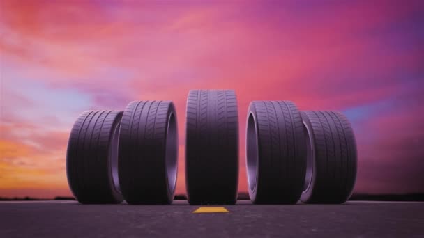 Neumáticos del coche del lazo rodando en asfalto en la puesta del sol - Imágenes, Vídeo