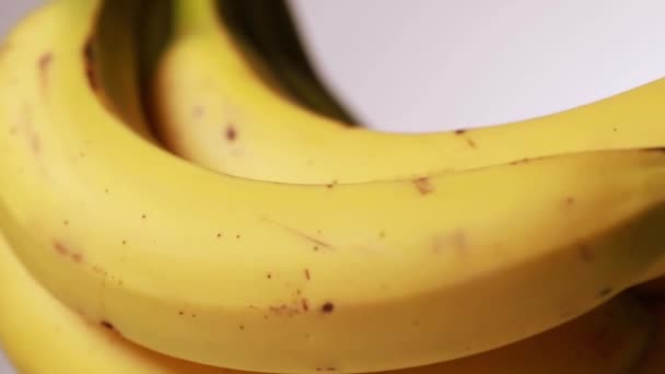 plátanos orgánicos frescos en movimiento - Metraje, vídeo