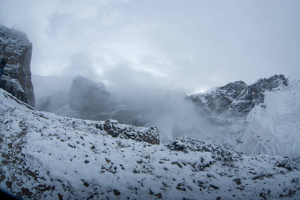 Χιόνι στο βουνό Thorong la Pass, Annapurna Conservation Area, Νεπάλ - Φωτογραφία, εικόνα