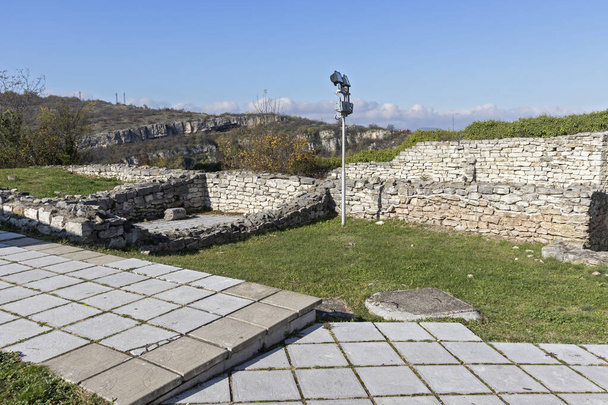 ブルガリア・ロヴェチの中世要塞跡 - 写真・画像